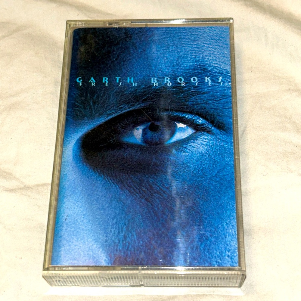 **6/$20** Garth Brooks Fresh Horses Cassette Tape, 1995, Capitol/EMI Records
